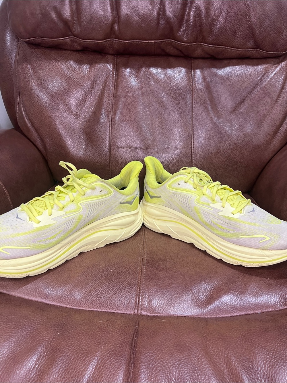 Hoka Clifton 10 Neon Yellow and Cream Road Running Shoes Size 14D - Picture 4 of 12